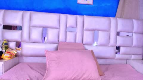 Snapshot of emma_curvy1 chatting on September 2025 03:09:02 AM Emma online show from September 2025 03:09:02 AM