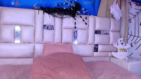 Snapshot of emma_curvy1 chatting on October 2025 03:07:02 AM Emma online show from October 2025 03:07:02 AM