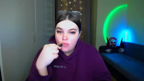 Snapshot of emma_dorn chatting on December 2025 11:49:02 AM Eva online show from December 2025 11:49:02 AM