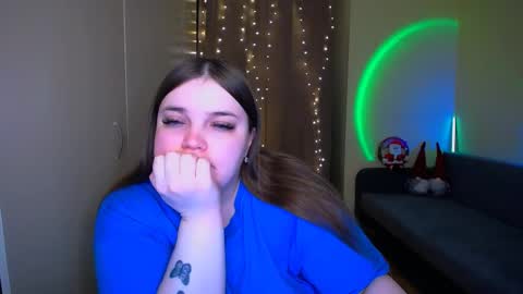 Snapshot of emma_dorn chatting on December 2025 08:00:01 AM Eva online show from December 2025 08:00:01 AM