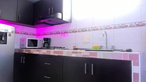 Emma online show from October 2025 01:48:02 PM