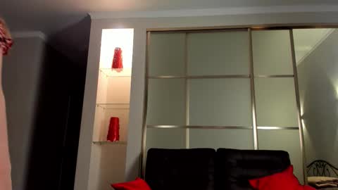 Emma online show from October 2025 03:53:01 AM