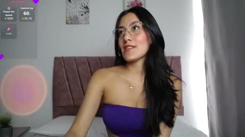 Snapshot of emma_glowof chatting on November 2025 04:57:02 PM Emma Glow online show from November 2025 04:57:02 PM