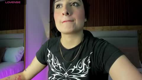 E M M A online show from May 2026 07:11:01 PM