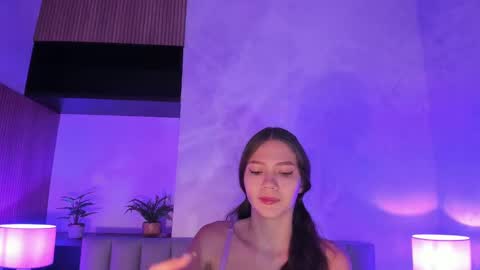 emma_jhoons online show from November 2025 12:22:01 PM