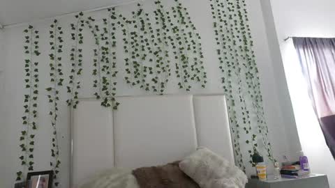 emma_johnson_ online show from May 2026 03:30:01 PM