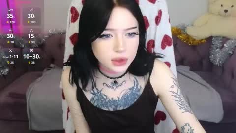 Snapshot of emma_kirks chatting on December 2025 10:35:02 AM emma_kirks online show from December 2025 10:35:02 AM