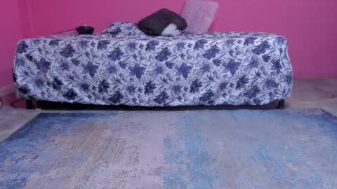 Snapshot of emma_lean chatting on December 2024 09:42:01 AM whises lits online show from December 2024 09:42:01 AM