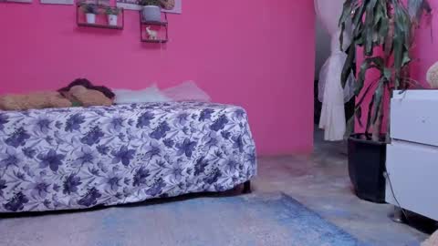 Snapshot of emma_lean chatting on January 2025 12:21:01 PM whises lits online show from January 2025 12:21:01 PM