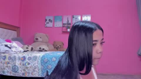 Snapshot of emma_lean chatting on February 2025 12:13:01 PM whises lits online show from February 2025 12:13:01 PM