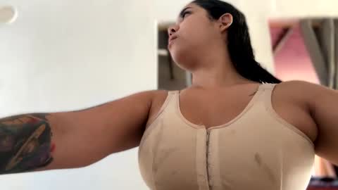 Snapshot of emma_lean chatting on March 2025 07:18:01 PM whises lits online show from March 2025 07:18:01 PM