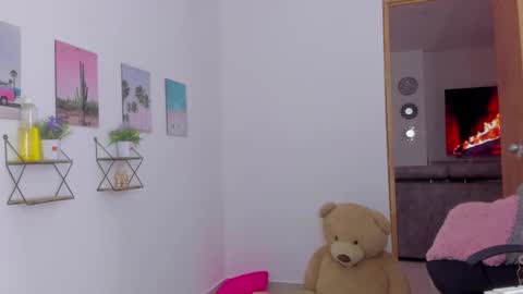 Snapshot of emma_lean chatting on November 2025 12:49:02 PM whises lits online show from November 2025 12:49:02 PM