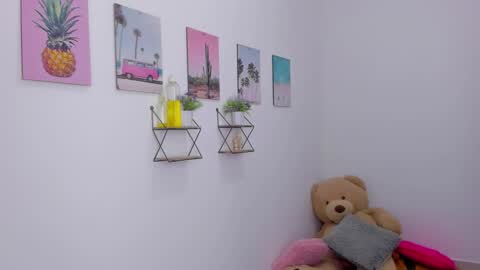 Snapshot of emma_lean chatting on December 2025 01:16:02 PM whises lits online show from December 2025 01:16:02 PM