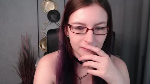 Snapshot of emma_lust94 chatting on December 2024 06:54:01 AM emma online show from December 2024 06:54:01 AM