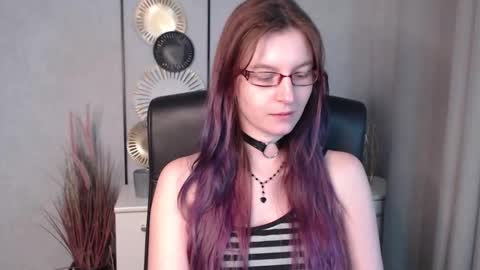 Snapshot of emma_lust94 chatting on December 2024 01:44:01 PM emma online show from December 2024 01:44:01 PM