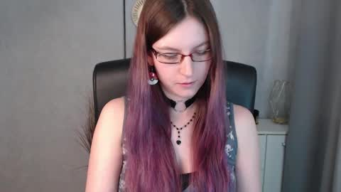 Snapshot of emma_lust94 chatting on December 2024 10:19:01 AM emma online show from December 2024 10:19:01 AM