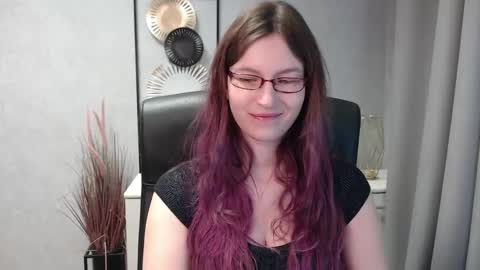 Snapshot of emma_lust94 chatting on December 2024 07:39:01 AM emma online show from December 2024 07:39:01 AM