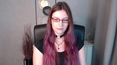 Snapshot of emma_lust94 chatting on December 2024 06:27:01 AM emma online show from December 2024 06:27:01 AM