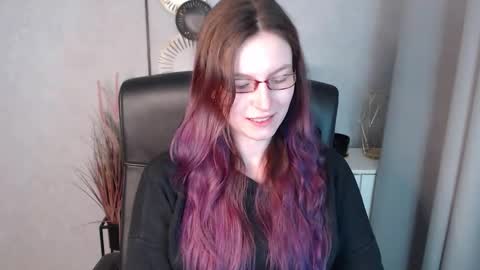 Snapshot of emma_lust94 chatting on January 2025 06:27:02 AM emma online show from January 2025 06:27:02 AM