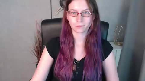 Snapshot of emma_lust94 chatting on January 2025 01:06:02 PM emma online show from January 2025 01:06:02 PM