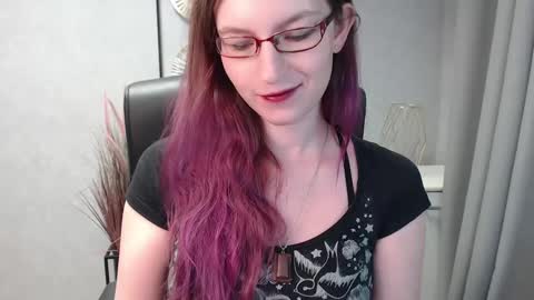 Snapshot of emma_lust94 chatting on January 2025 07:42:02 AM emma online show from January 2025 07:42:02 AM