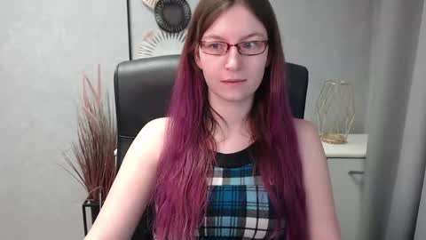 Snapshot of emma_lust94 chatting on January 2025 06:46:01 AM emma online show from January 2025 06:46:01 AM