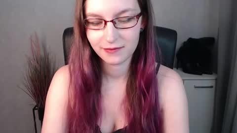 Snapshot of emma_lust94 chatting on February 2025 10:10:02 AM emma online show from February 2025 10:10:02 AM