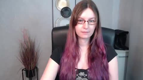 Snapshot of emma_lust94 chatting on March 2025 10:28:02 AM emma online show from March 2025 10:28:02 AM