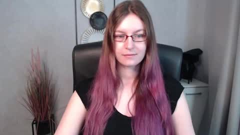 Snapshot of emma_lust94 chatting on March 2025 10:33:02 AM emma online show from March 2025 10:33:02 AM