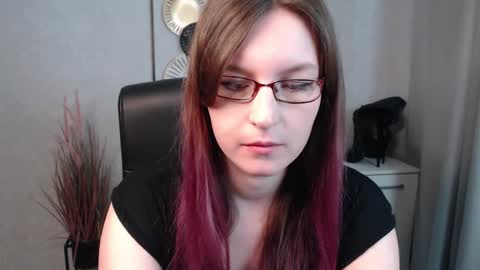 Snapshot of emma_lust94 chatting on March 2025 10:13:02 AM emma online show from March 2025 10:13:02 AM