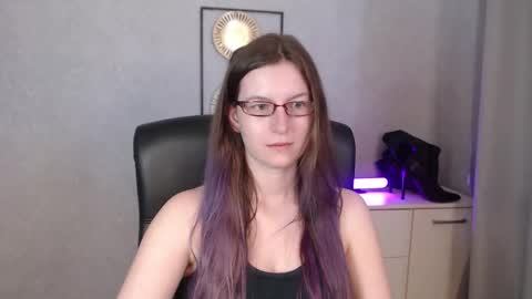 Snapshot of emma_lust94 chatting on September 2025 07:19:01 AM emma online show from September 2025 07:19:01 AM