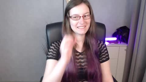 Snapshot of emma_lust94 chatting on October 2025 07:07:02 AM emma online show from October 2025 07:07:02 AM