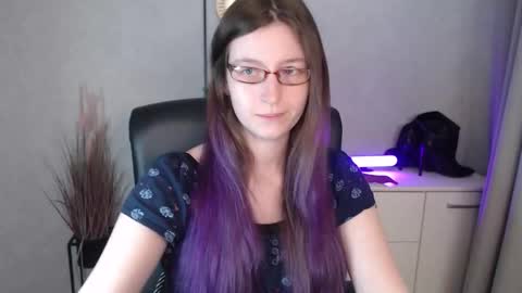 Snapshot of emma_lust94 chatting on November 2025 07:07:01 AM emma online show from November 2025 07:07:01 AM