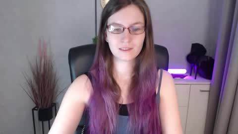 Snapshot of emma_lust94 chatting on November 2025 06:37:01 AM emma online show from November 2025 06:37:01 AM