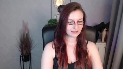 Snapshot of emma_lust94 chatting on March 2026 01:29:02 PM emma online show from March 2026 01:29:02 PM
