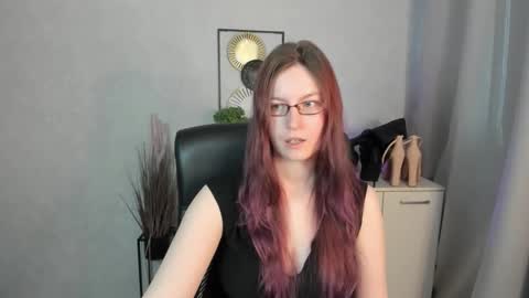 Snapshot of emma_lust94 chatting on April 2026 06:19:01 AM emma online show from April 2026 06:19:01 AM