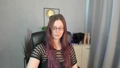 Snapshot of emma_lust94 chatting on April 2026 07:04:01 AM emma online show from April 2026 07:04:01 AM
