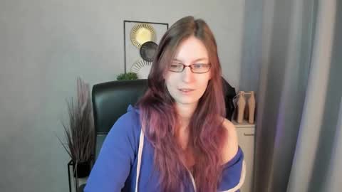 Snapshot of emma_lust94 chatting on April 2026 06:05:01 AM emma online show from April 2026 06:05:01 AM