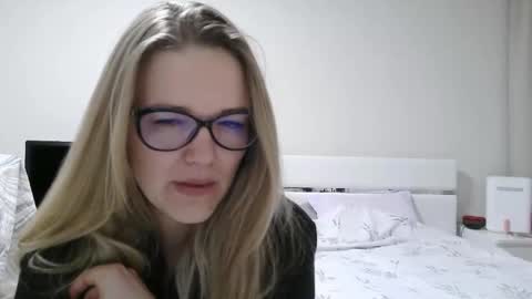 emma_misty_ online show from February 2026 08:35:01 PM