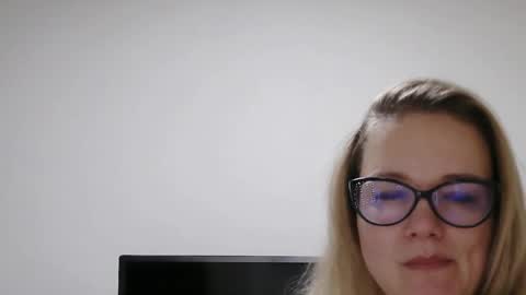 emma_misty_ online show from February 2026 08:05:01 PM