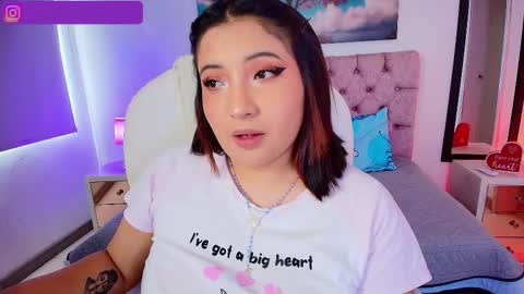 Emma Monserratt online show from September 2025 07:52:01 PM