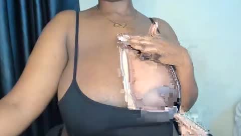 Snapshot of emma_remi chatting on March 2025 08:27:02 PM emma_remi online show from March 2025 08:27:02 PM