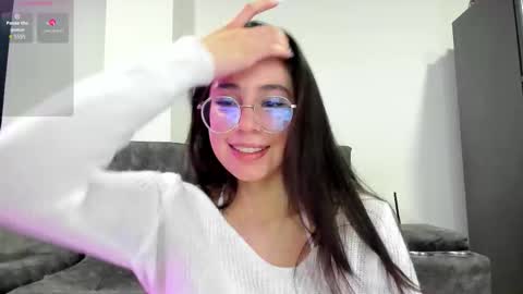 Snapshot of emma_sandovaal chatting on December 2025 04:18:02 AM Emma online show from December 2025 04:18:02 AM