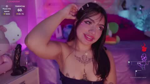 Snapshot of emma_soffia_ chatting on October 2025 05:45:01 PM EMMA online show from October 2025 05:45:01 PM