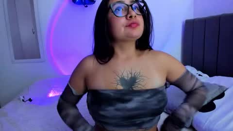 Snapshot of emma_timli1 chatting on January 2026 04:49:02 AM Emma online show from January 2026 04:49:02 AM