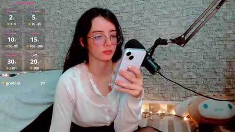 Snapshot of emma_unu chatting on January 2025 06:06:02 AM Emma online show from January 2025 06:06:02 AM