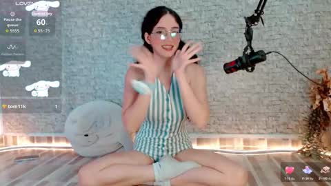 Snapshot of emma_unu chatting on January 2026 03:00:02 AM Emma online show from January 2026 03:00:02 AM