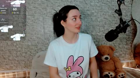 Snapshot of emma_unu chatting on April 2026 02:44:01 AM Emma online show from April 2026 02:44:01 AM