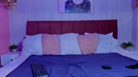 Snapshot of emma_wilder_ chatting on April 2026 07:17:02 PM Emma online show from April 2026 07:17:02 PM