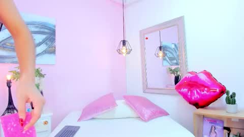 Emma  online show from February 2026 08:58:01 PM